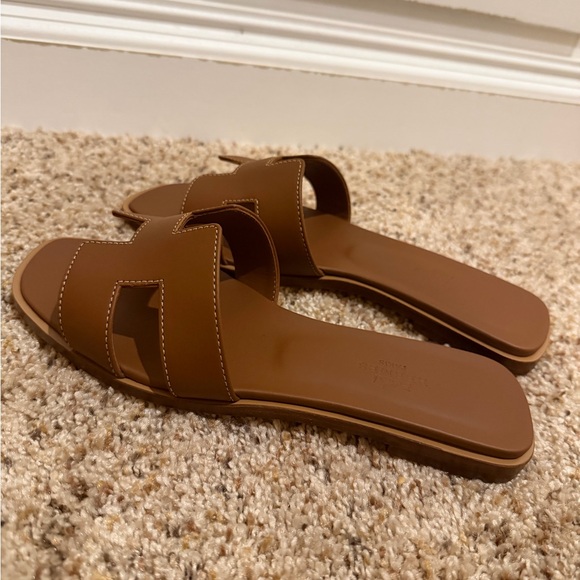 Hermes Tan Brown Oran H Slide Leather Sandals - Picture 2 of 12